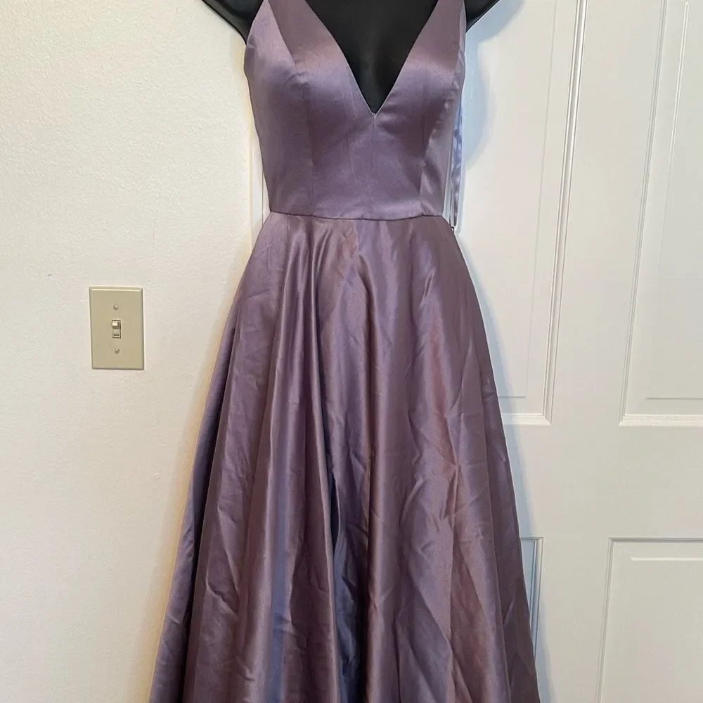 La Femme Lavender/Gray Spaghetti Strap V Neck Dress Size 4 NWT - Picture 14 of 14